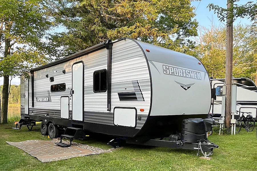 Sportsman Camper